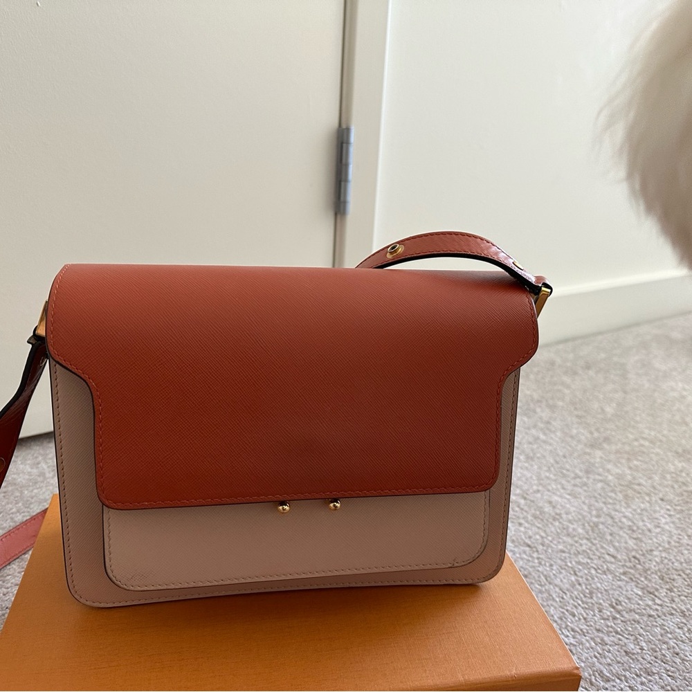 Marni classy medium trunk special edition